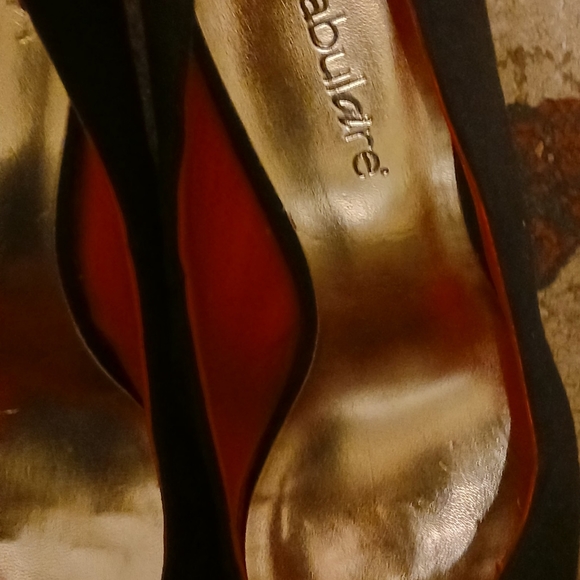 FABULAIRE WOMEN BLACK SUEDE DRESS HEELS SHOES SIZE 9 (MOCK RED SOLES - Picture 2 of 6